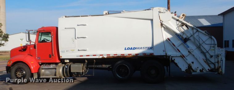 image for item HI9863 2014 Peterbilt 337  refuse truck