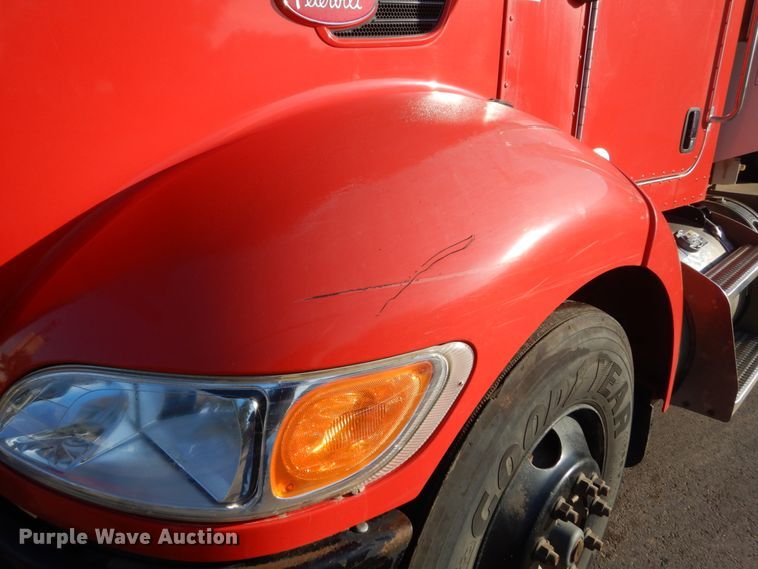 image for item HI9863 2014 Peterbilt 337  refuse truck