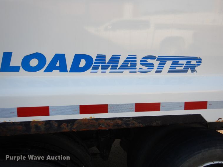 image for item HI9863 2014 Peterbilt 337  refuse truck