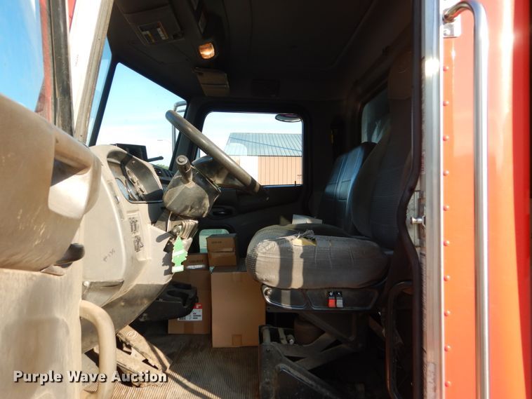 image for item HI9863 2014 Peterbilt 337  refuse truck