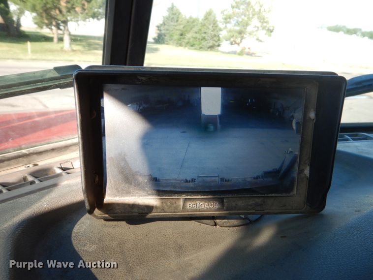 image for item HI9863 2014 Peterbilt 337  refuse truck