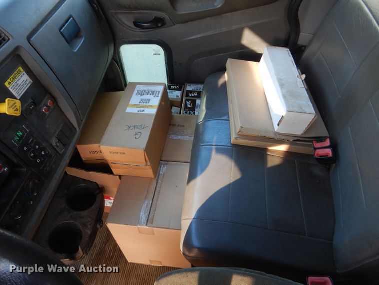 image for item HI9863 2014 Peterbilt 337  refuse truck