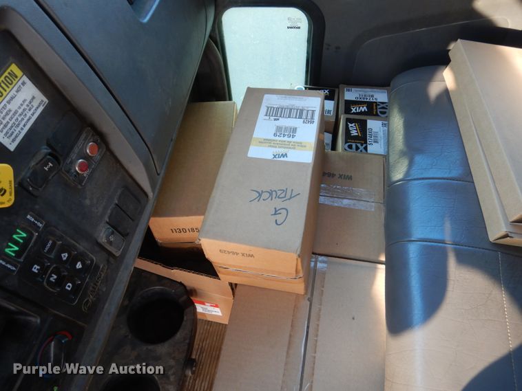 image for item HI9863 2014 Peterbilt 337  refuse truck