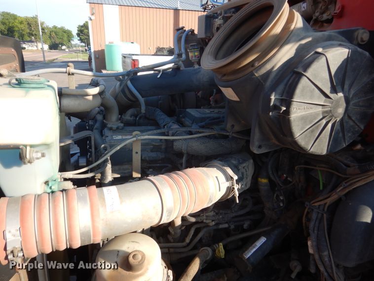 image for item HI9863 2014 Peterbilt 337  refuse truck