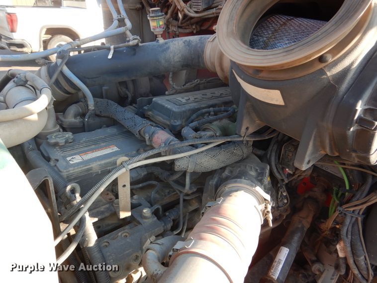 image for item HI9863 2014 Peterbilt 337  refuse truck