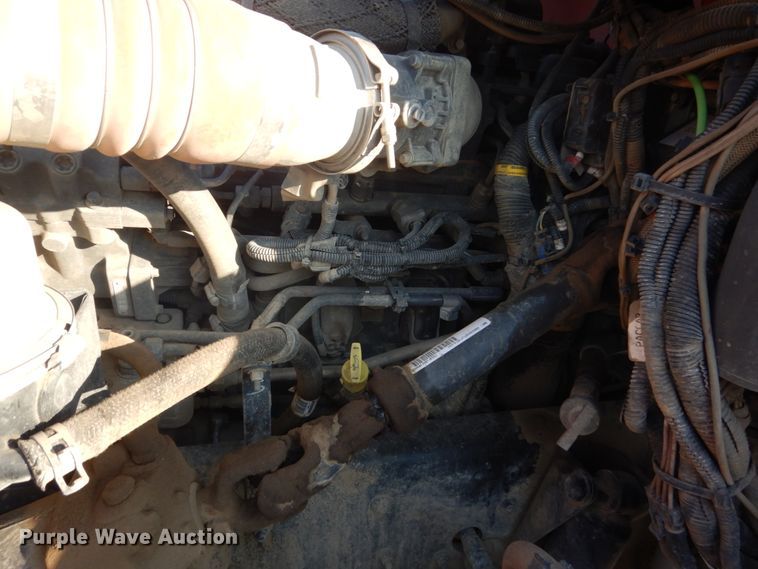 image for item HI9863 2014 Peterbilt 337  refuse truck