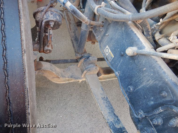 image for item HI9863 2014 Peterbilt 337  refuse truck