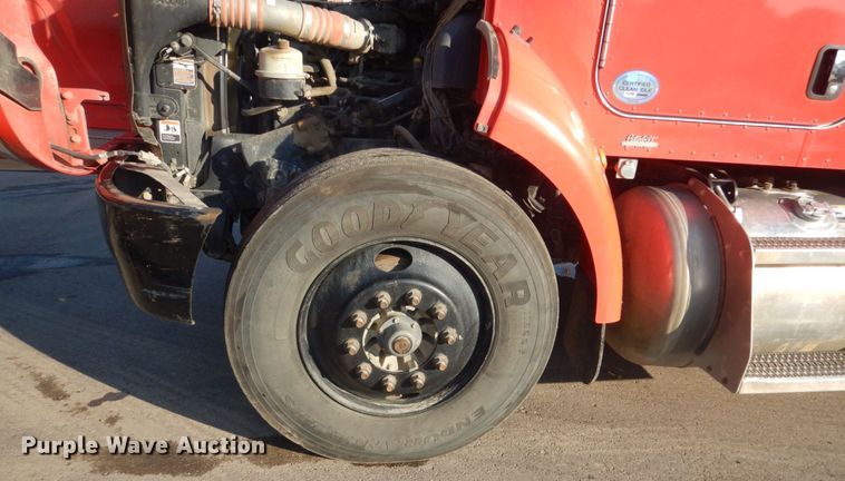 image for item HI9863 2014 Peterbilt 337  refuse truck