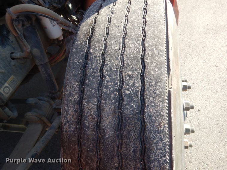 image for item HI9863 2014 Peterbilt 337  refuse truck