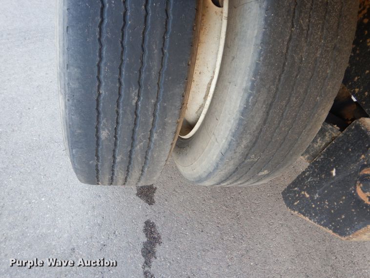 image for item HI9863 2014 Peterbilt 337  refuse truck