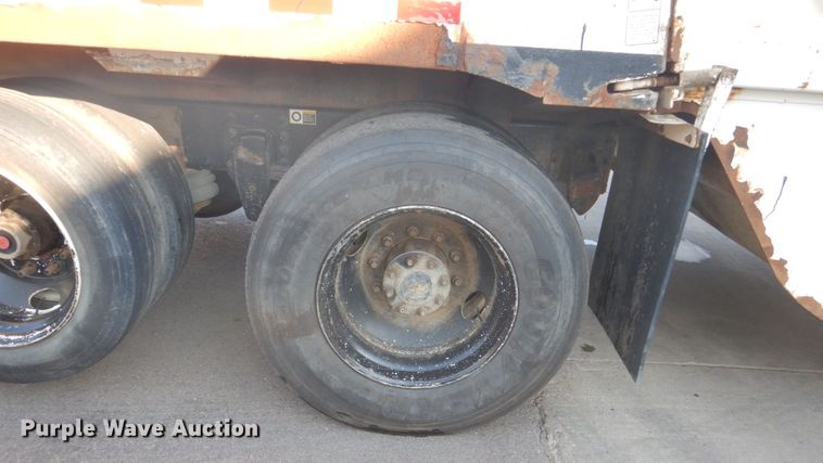 image for item HI9863 2014 Peterbilt 337  refuse truck