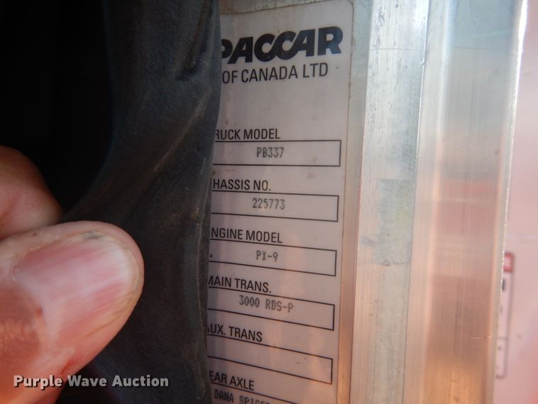 image for item HI9863 2014 Peterbilt 337  refuse truck