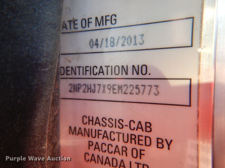 image for item HI9863 2014 Peterbilt 337  refuse truck