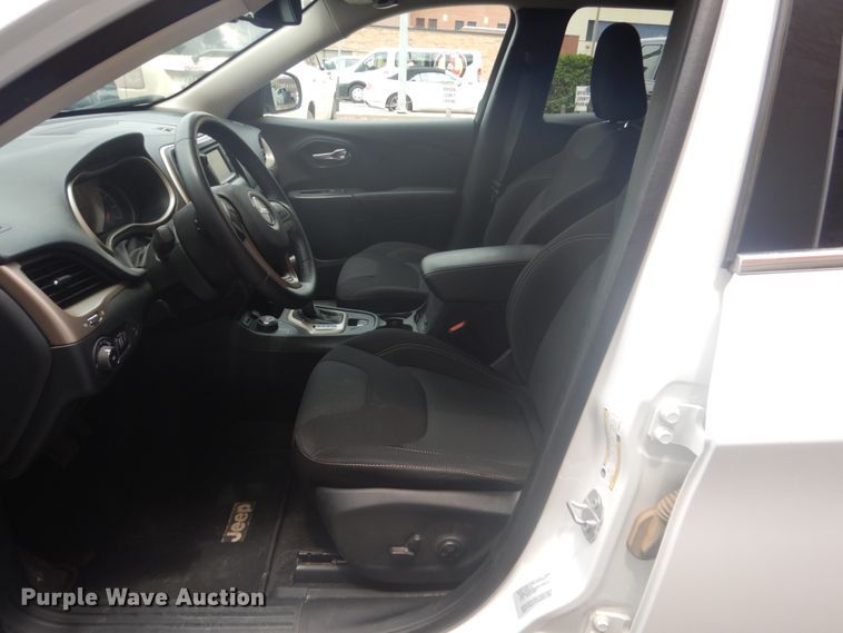 image for item HI9910 2015 Jeep Cherokee Latitude  SUV