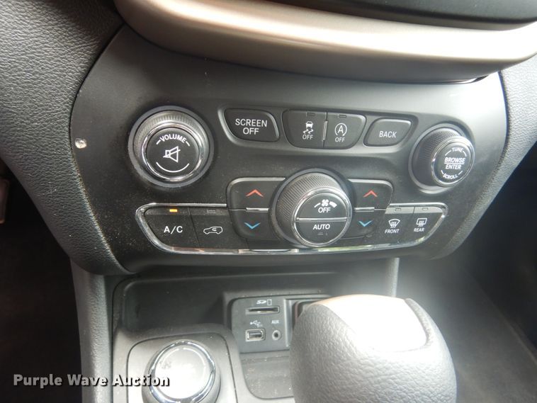 image for item HI9910 2015 Jeep Cherokee Latitude  SUV