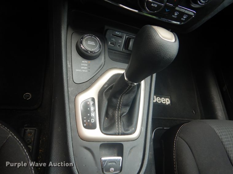 image for item HI9910 2015 Jeep Cherokee Latitude  SUV