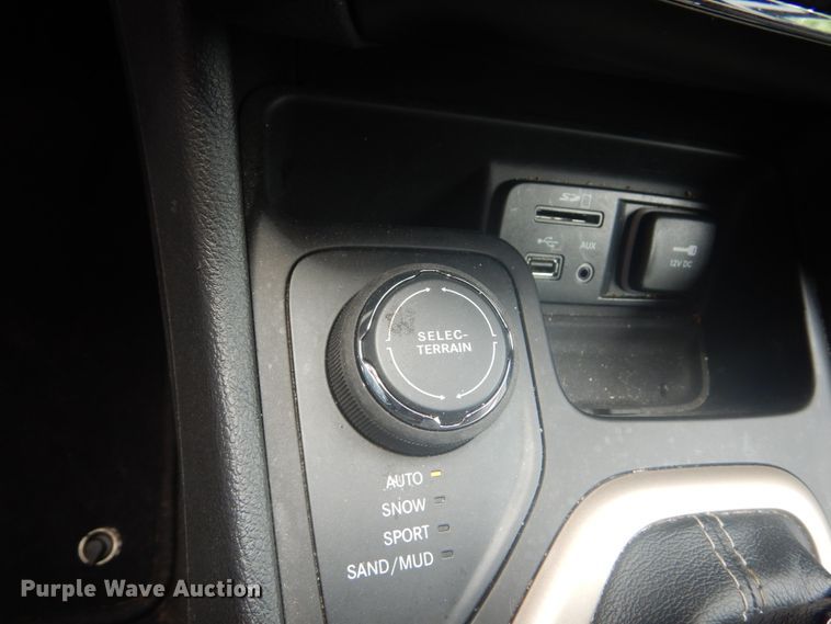 image for item HI9910 2015 Jeep Cherokee Latitude  SUV