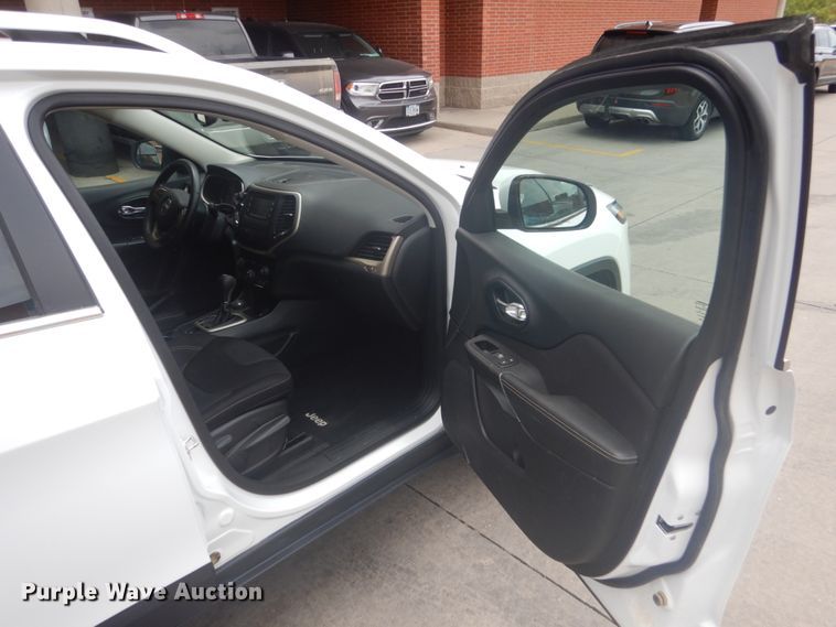 image for item HI9910 2015 Jeep Cherokee Latitude  SUV