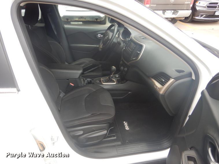 image for item HI9910 2015 Jeep Cherokee Latitude  SUV