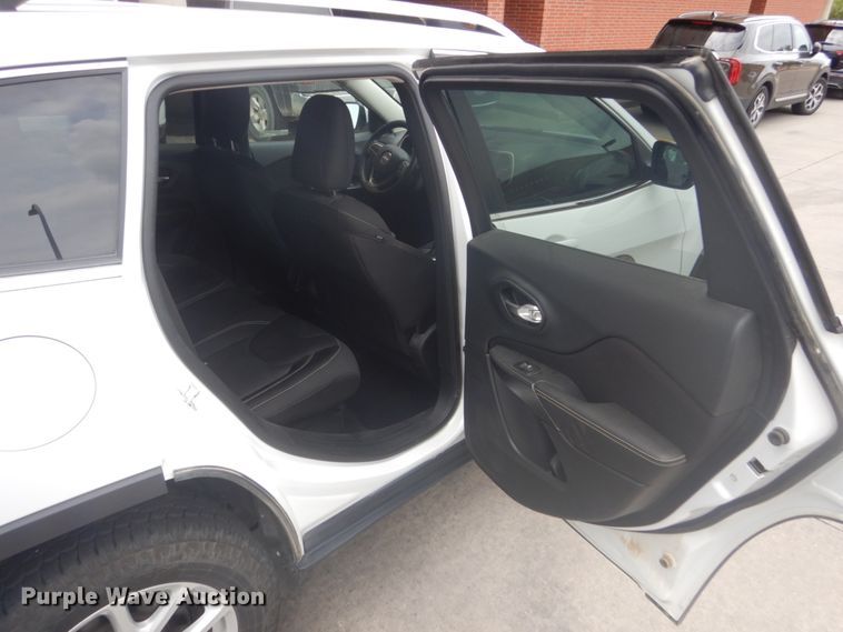 image for item HI9910 2015 Jeep Cherokee Latitude  SUV