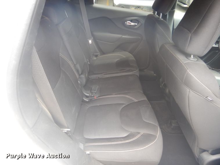 image for item HI9910 2015 Jeep Cherokee Latitude  SUV