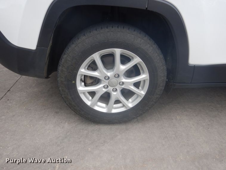 image for item HI9910 2015 Jeep Cherokee Latitude  SUV