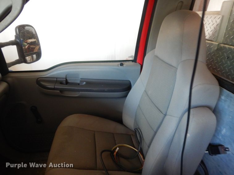 image for item HP9594 2004 Ford F550 Super Duty  pumper fire truck