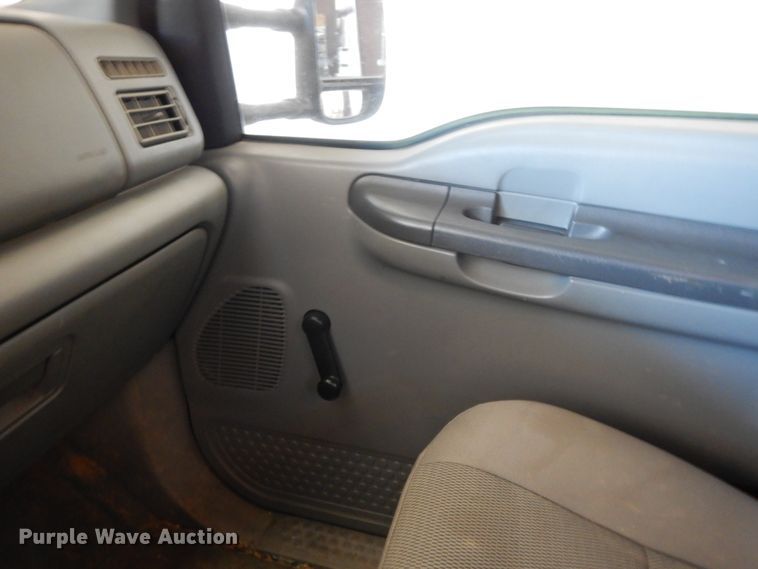 image for item HP9594 2004 Ford F550 Super Duty  pumper fire truck
