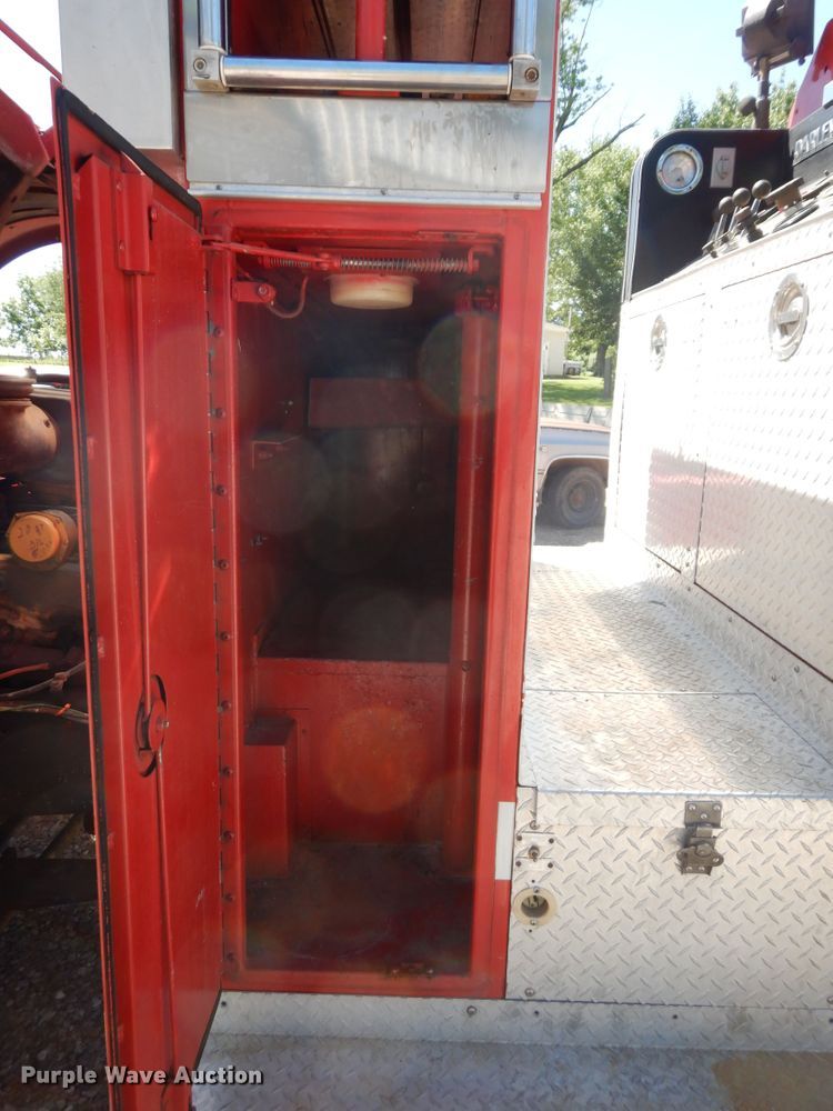 image for item HP9596 1983 Ford C8000  pumper fire truck