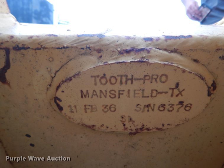 image for item HR9709 Backhoe bucket