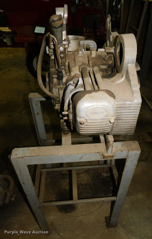 image for item HX9404 (2) Cushman 218 two cylinder gas engines