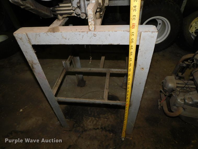 image for item HX9404 (2) Cushman 218 two cylinder gas engines