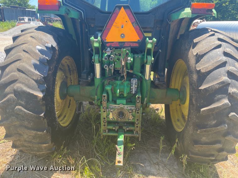 image for item IC9455 2002 John Deere 6405  tractor