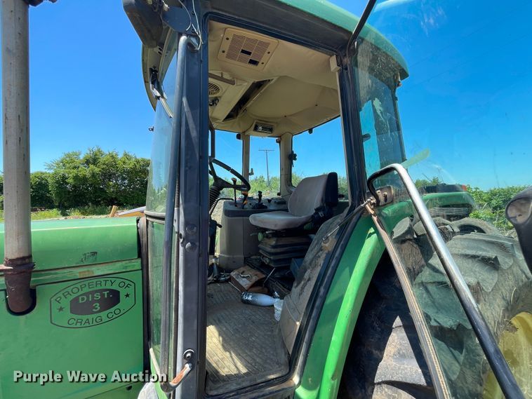 image for item IC9455 2002 John Deere 6405  tractor