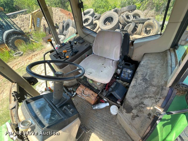 image for item IC9455 2002 John Deere 6405  tractor