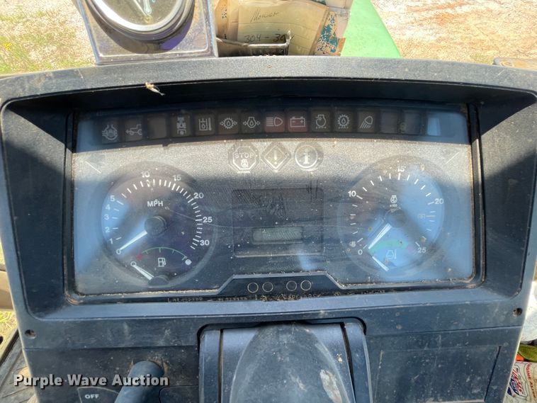 image for item IC9455 2002 John Deere 6405  tractor