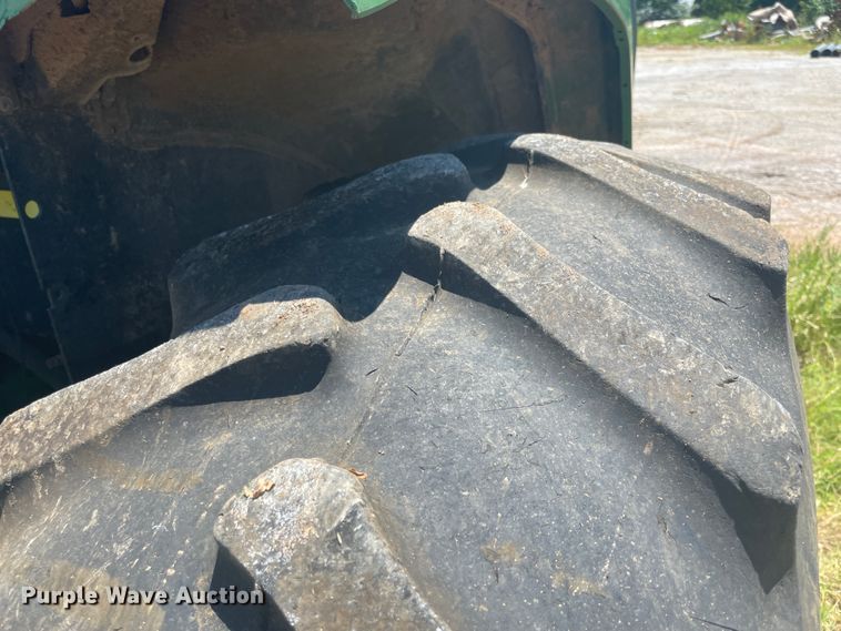 image for item IC9455 2002 John Deere 6405  tractor