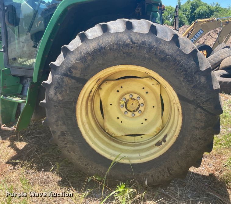 image for item IC9455 2002 John Deere 6405  tractor