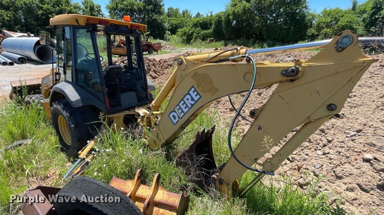 image for item IC9456 2003 John Deere 410G  backhoe