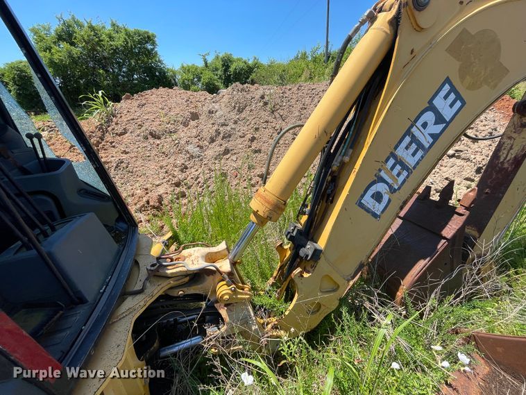 image for item IC9456 2003 John Deere 410G  backhoe