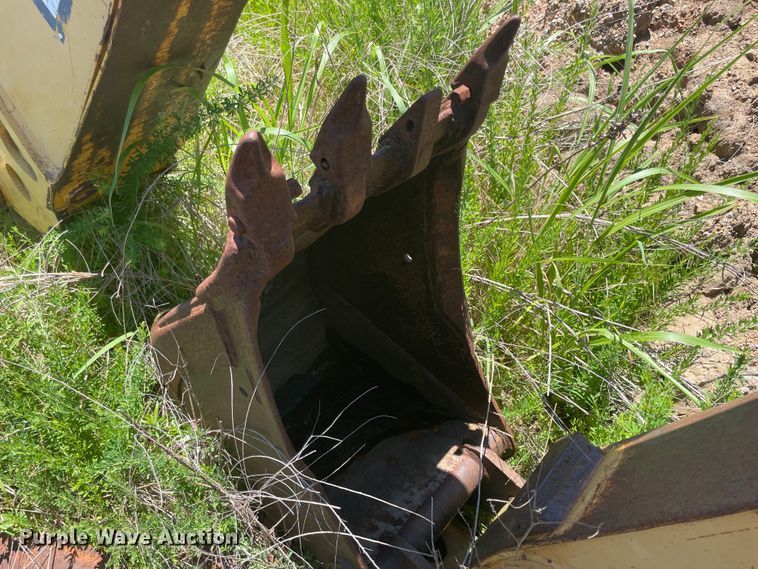 image for item IC9456 2003 John Deere 410G  backhoe