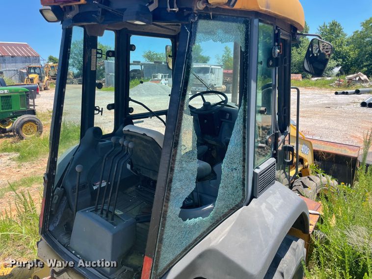 image for item IC9456 2003 John Deere 410G  backhoe