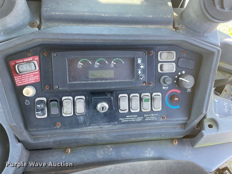 image for item IC9456 2003 John Deere 410G  backhoe