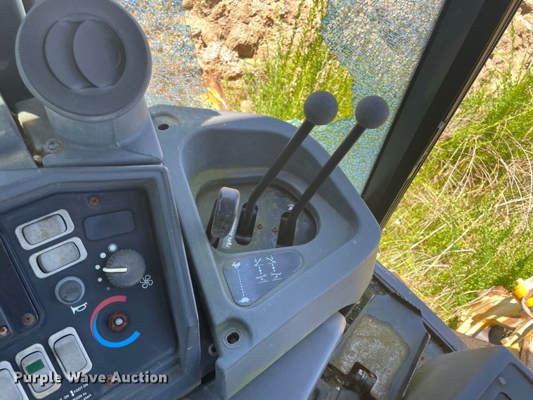 image for item IC9456 2003 John Deere 410G  backhoe