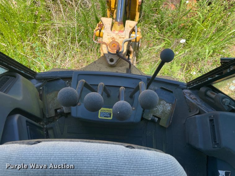 image for item IC9456 2003 John Deere 410G  backhoe