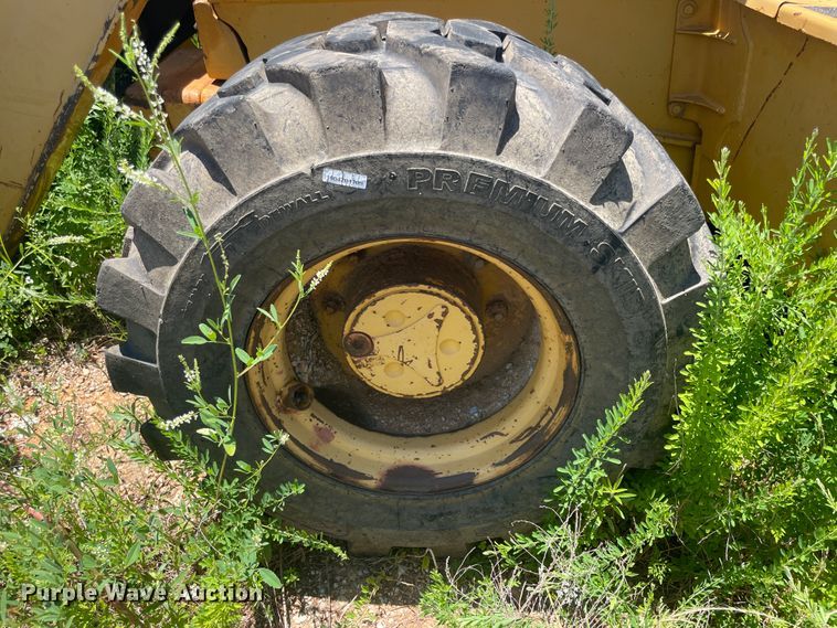 image for item IC9456 2003 John Deere 410G  backhoe