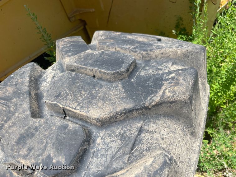 image for item IC9456 2003 John Deere 410G  backhoe