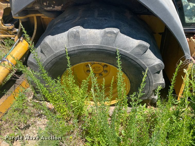 image for item IC9456 2003 John Deere 410G  backhoe