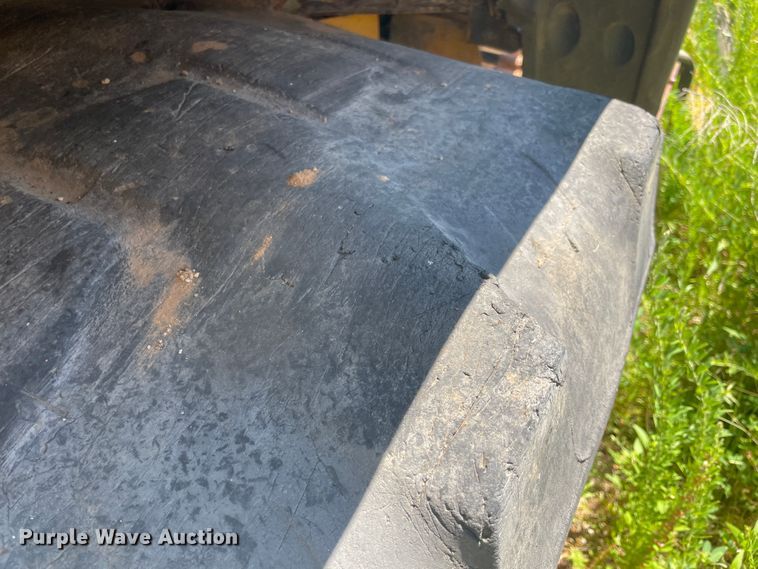 image for item IC9456 2003 John Deere 410G  backhoe