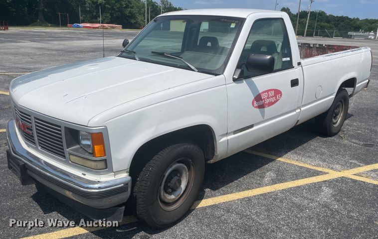 image for item IC9482 1993 GMC Sierra 2500  pickup truck